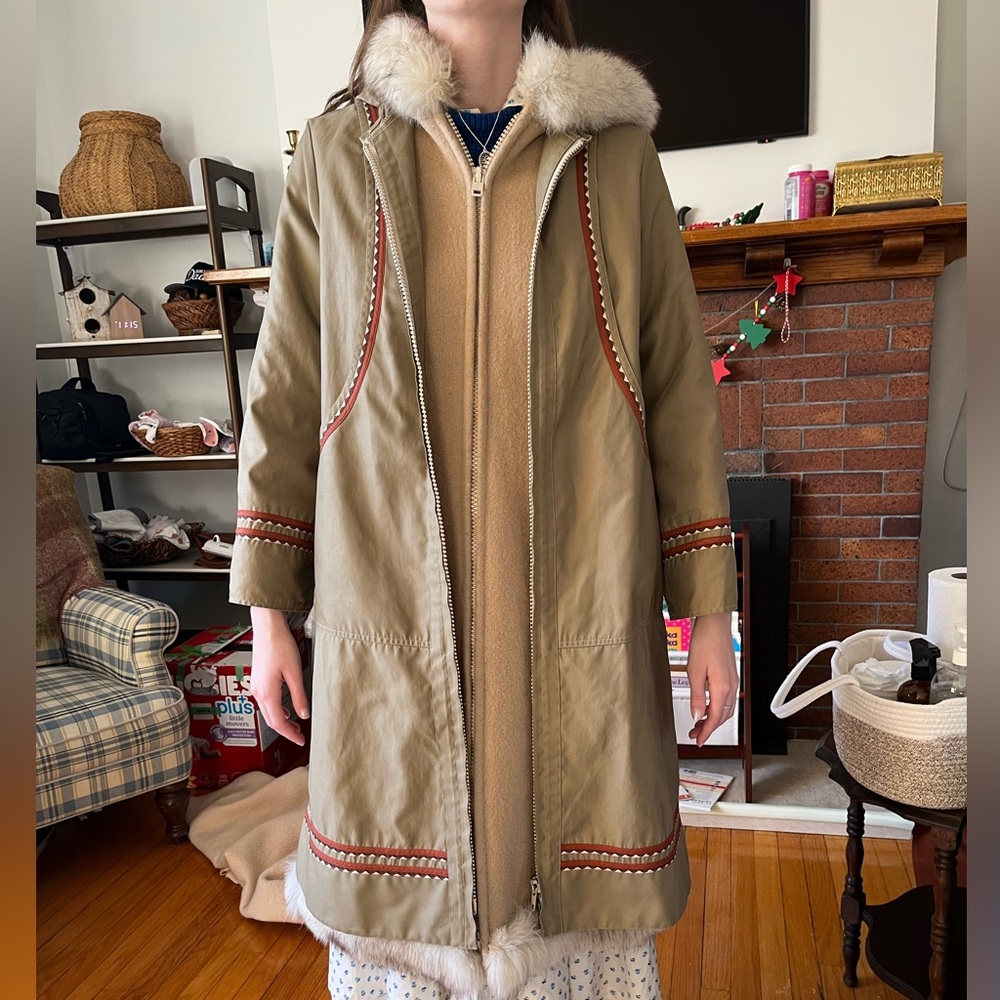 Vintage Inuit Canadian wool Parker with outer shell flower embroidery fur collar